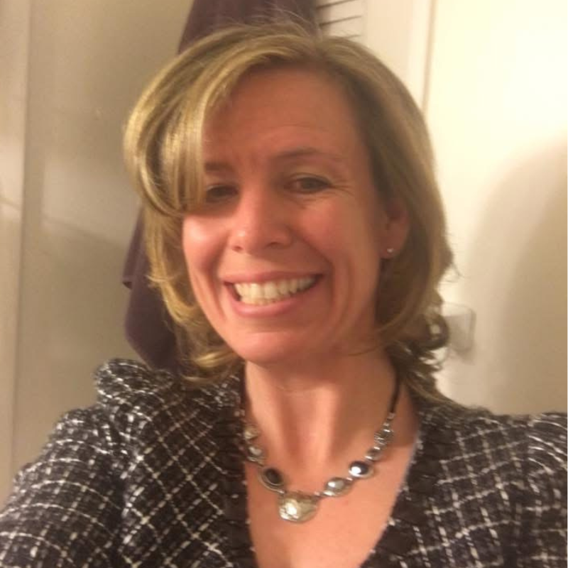 Kim Lazarow Headshot