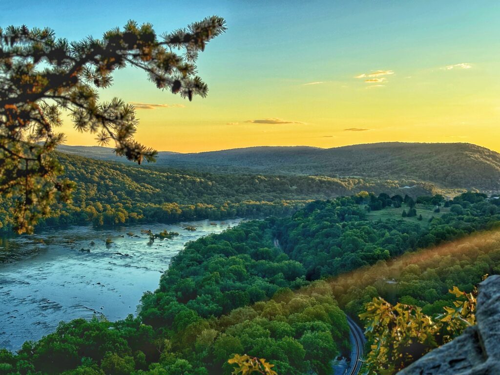 Viewpoint from Weverton Cliffs on the Appalachian Trail.