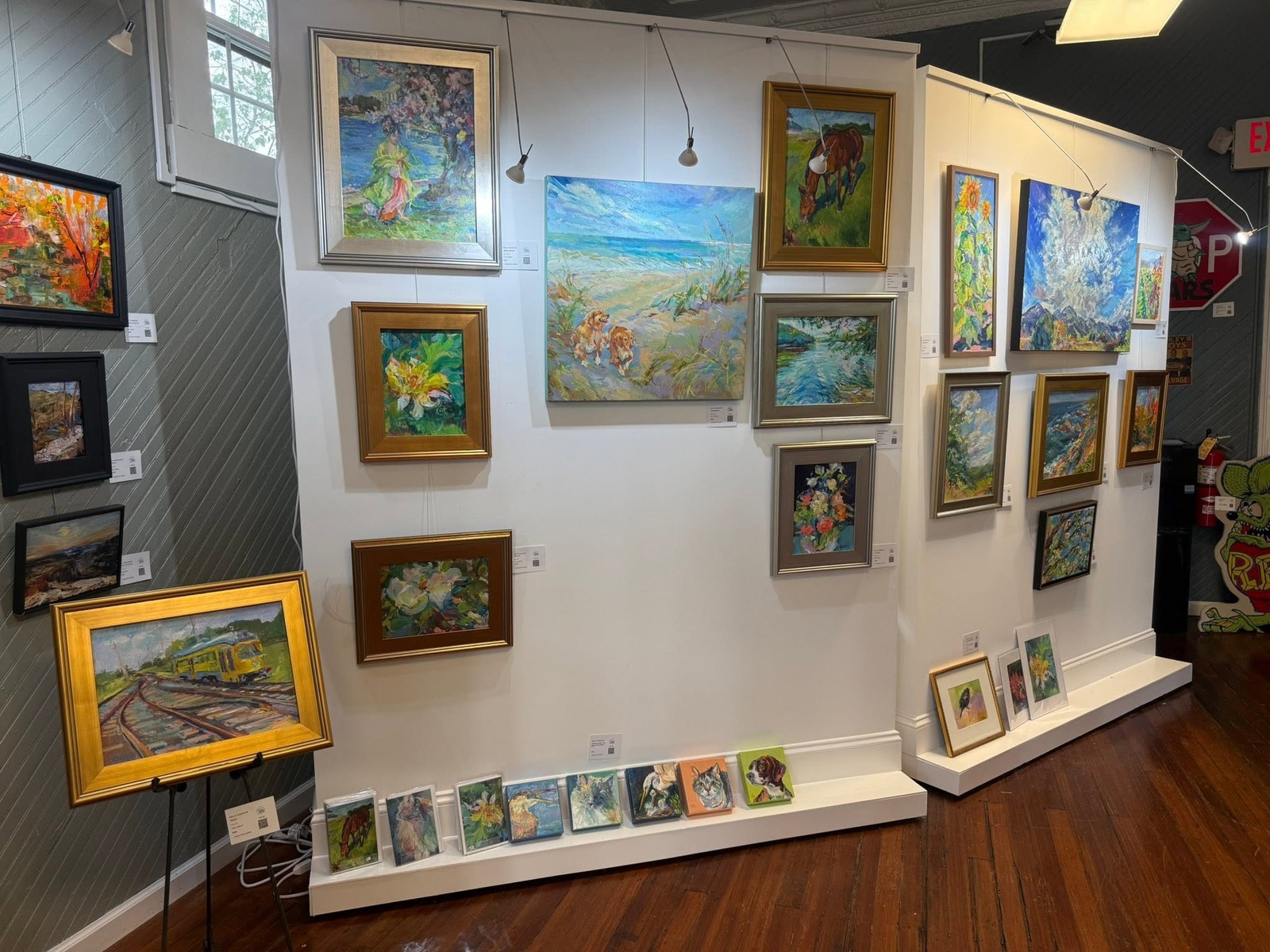 Art display gallery at Lockhouse Gallery in Brunswick, Maryland.